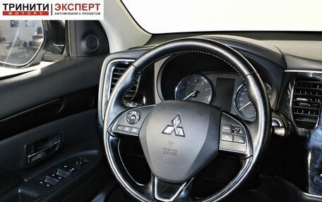 Mitsubishi Outlander III рестайлинг 3, 2021 год, 2 397 000 рублей, 13 фотография