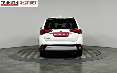 Mitsubishi Outlander III рестайлинг 3, 2021 год, 2 397 000 рублей, 7 фотография
