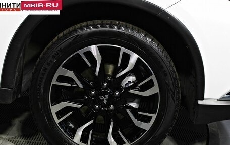 Mitsubishi Outlander III рестайлинг 3, 2021 год, 2 397 000 рублей, 10 фотография