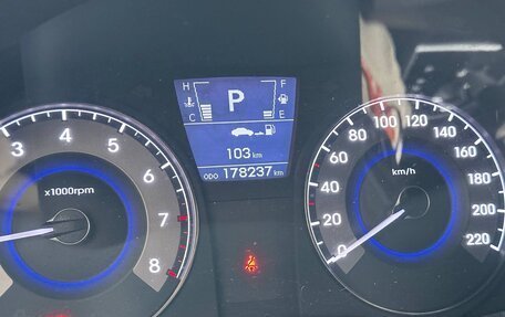 Hyundai Solaris II рестайлинг, 2011 год, 799 000 рублей, 23 фотография