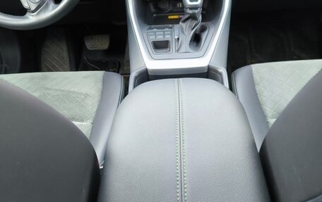 Toyota RAV4, 2024 год, 4 150 000 рублей, 8 фотография