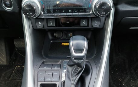Toyota RAV4, 2024 год, 4 150 000 рублей, 11 фотография
