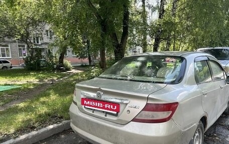 Honda Fit III, 2005 год, 190 000 рублей, 2 фотография