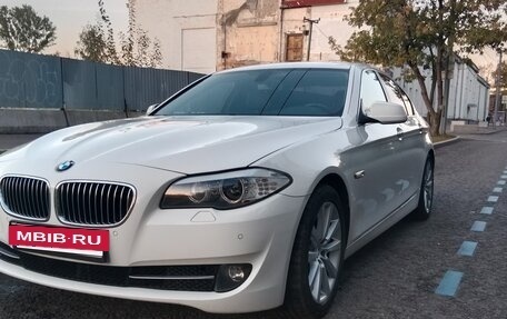 BMW 5 серия, 2010 год, 1 950 000 рублей, 3 фотография