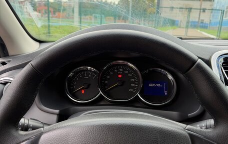Renault Logan II, 2017 год, 950 000 рублей, 4 фотография