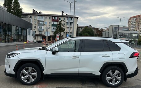Toyota RAV4, 2019 год, 3 300 000 рублей, 8 фотография