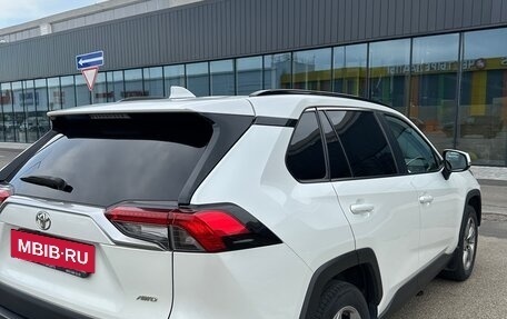 Toyota RAV4, 2019 год, 3 300 000 рублей, 9 фотография