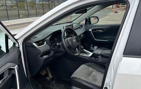 Toyota RAV4, 2019 год, 3 300 000 рублей, 12 фотография