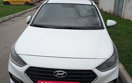Hyundai Solaris II рестайлинг, 2018 год, 1 100 000 рублей, 2 фотография