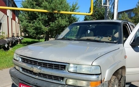 Chevrolet Tahoe II, 2001 год, 400 000 рублей, 1 фотография