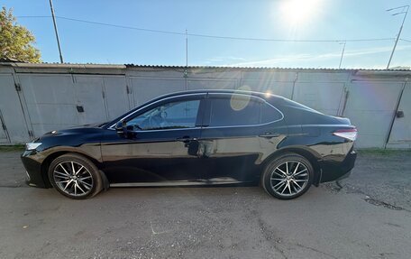 Toyota Camry, 2021 год, 2 900 000 рублей, 3 фотография