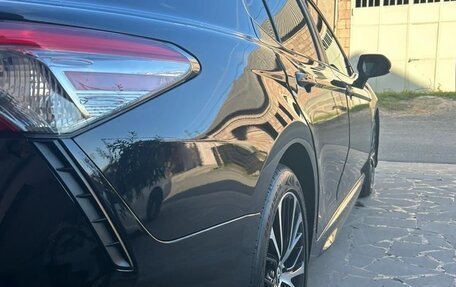 Toyota Camry, 2018 год, 1 750 000 рублей, 3 фотография