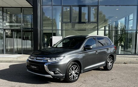Mitsubishi Outlander III рестайлинг 3, 2015 год, 1 940 000 рублей, 1 фотография