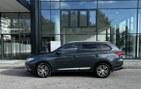 Mitsubishi Outlander III рестайлинг 3, 2015 год, 1 940 000 рублей, 8 фотография