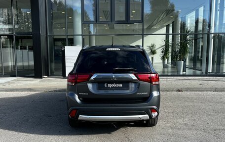 Mitsubishi Outlander III рестайлинг 3, 2015 год, 1 940 000 рублей, 6 фотография