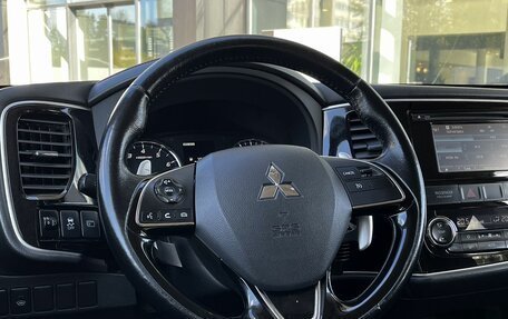 Mitsubishi Outlander III рестайлинг 3, 2015 год, 1 940 000 рублей, 17 фотография