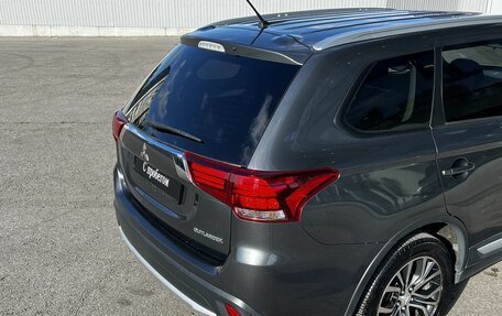 Mitsubishi Outlander III рестайлинг 3, 2015 год, 1 940 000 рублей, 12 фотография