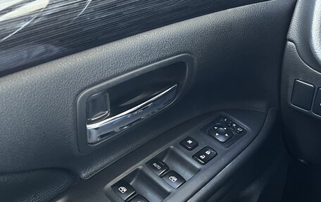 Mitsubishi Outlander III рестайлинг 3, 2015 год, 1 940 000 рублей, 15 фотография