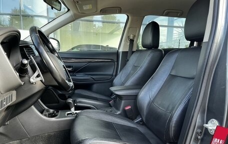 Mitsubishi Outlander III рестайлинг 3, 2015 год, 1 940 000 рублей, 16 фотография