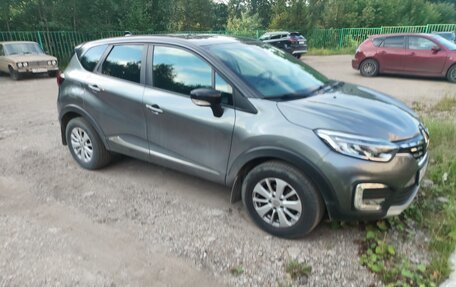 Renault Kaptur I рестайлинг, 2022 год, 1 950 000 рублей, 2 фотография