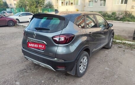 Renault Kaptur I рестайлинг, 2022 год, 1 950 000 рублей, 5 фотография