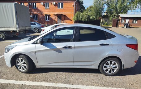 Hyundai Solaris II рестайлинг, 2015 год, 750 000 рублей, 2 фотография