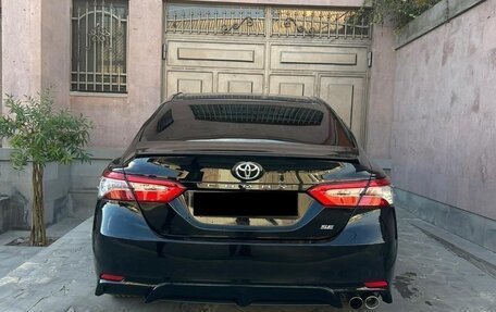 Toyota Camry, 2018 год, 1 750 000 рублей, 5 фотография