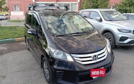 Honda Freed I, 2012 год, 850 000 рублей, 3 фотография