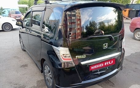 Honda Freed I, 2012 год, 850 000 рублей, 7 фотография