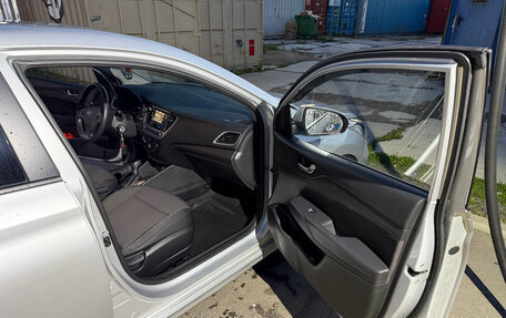 Hyundai Solaris II рестайлинг, 2018 год, 1 350 000 рублей, 14 фотография