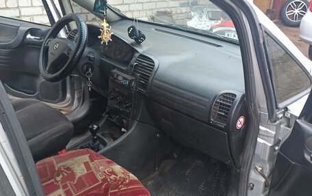 Opel Zafira A рестайлинг, 2000 год, 400 000 рублей, 7 фотография