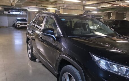 Toyota RAV4, 2019 год, 3 300 000 рублей, 2 фотография