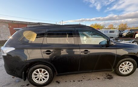 Mitsubishi Outlander III рестайлинг 3, 2013 год, 1 090 000 рублей, 11 фотография