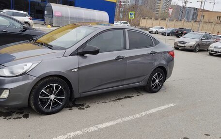 Hyundai Solaris II рестайлинг, 2014 год, 520 000 рублей, 2 фотография