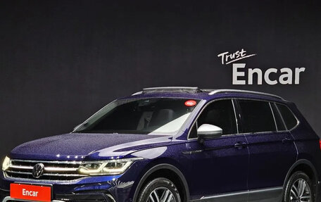 Volkswagen Tiguan II, 2023 год, 2 733 000 рублей, 2 фотография