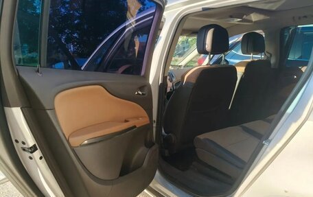 Opel Zafira C рестайлинг, 2013 год, 350 000 рублей, 15 фотография