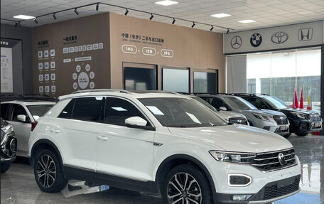 Volkswagen T-Roc I, 2022 год, 1 490 000 рублей, 3 фотография