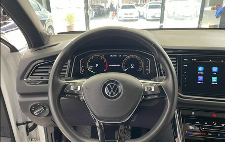 Volkswagen T-Roc I, 2022 год, 1 490 000 рублей, 7 фотография