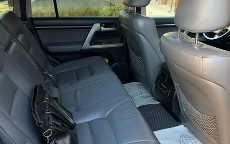 Toyota Land Cruiser 200, 2010 год, 3 250 000 рублей, 10 фотография