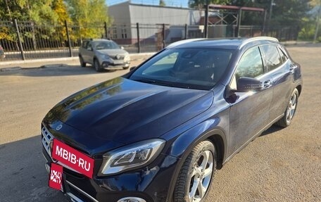 Mercedes-Benz GLA, 2018 год, 1 930 000 рублей, 3 фотография