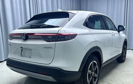 Honda Vezel, 2023 год, 1 920 000 рублей, 5 фотография