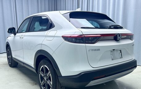 Honda Vezel, 2023 год, 1 920 000 рублей, 7 фотография