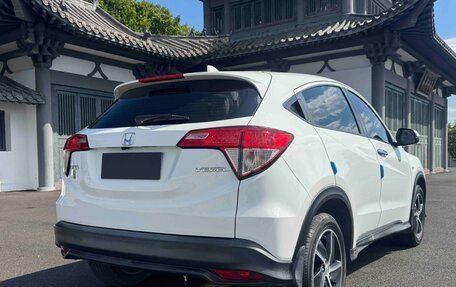 Honda Vezel, 2022 год, 1 390 000 рублей, 6 фотография