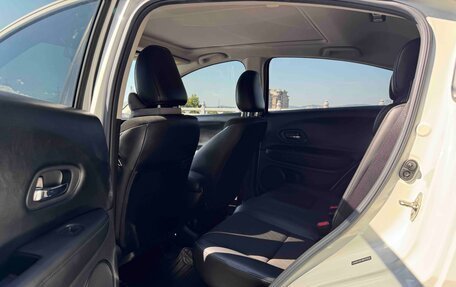 Honda Vezel, 2022 год, 1 390 000 рублей, 8 фотография