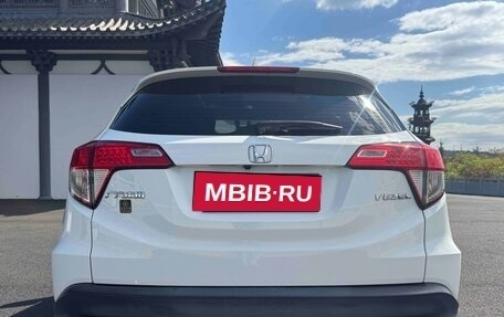 Honda Vezel, 2022 год, 1 390 000 рублей, 5 фотография