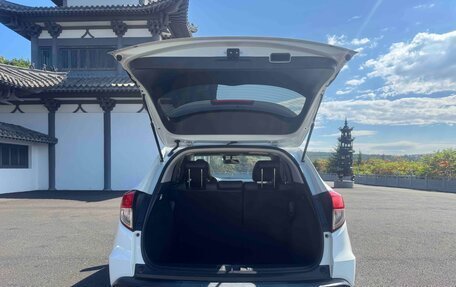 Honda Vezel, 2022 год, 1 390 000 рублей, 19 фотография