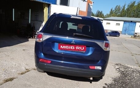 Mitsubishi Outlander III рестайлинг 3, 2013 год, 1 200 000 рублей, 7 фотография
