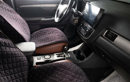 Mitsubishi Outlander III рестайлинг 3, 2014 год, 1 479 000 рублей, 16 фотография