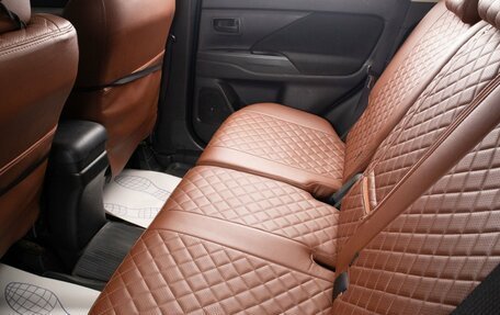 Mitsubishi Outlander III рестайлинг 3, 2014 год, 1 479 000 рублей, 18 фотография