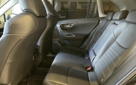 Toyota RAV4, 2021 год, 4 500 000 рублей, 9 фотография